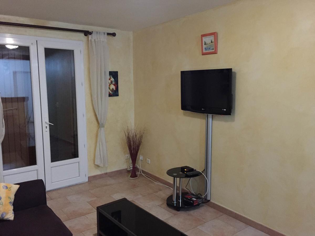 Auberge Les Olivades Mallemort Ngoại thất bức ảnh